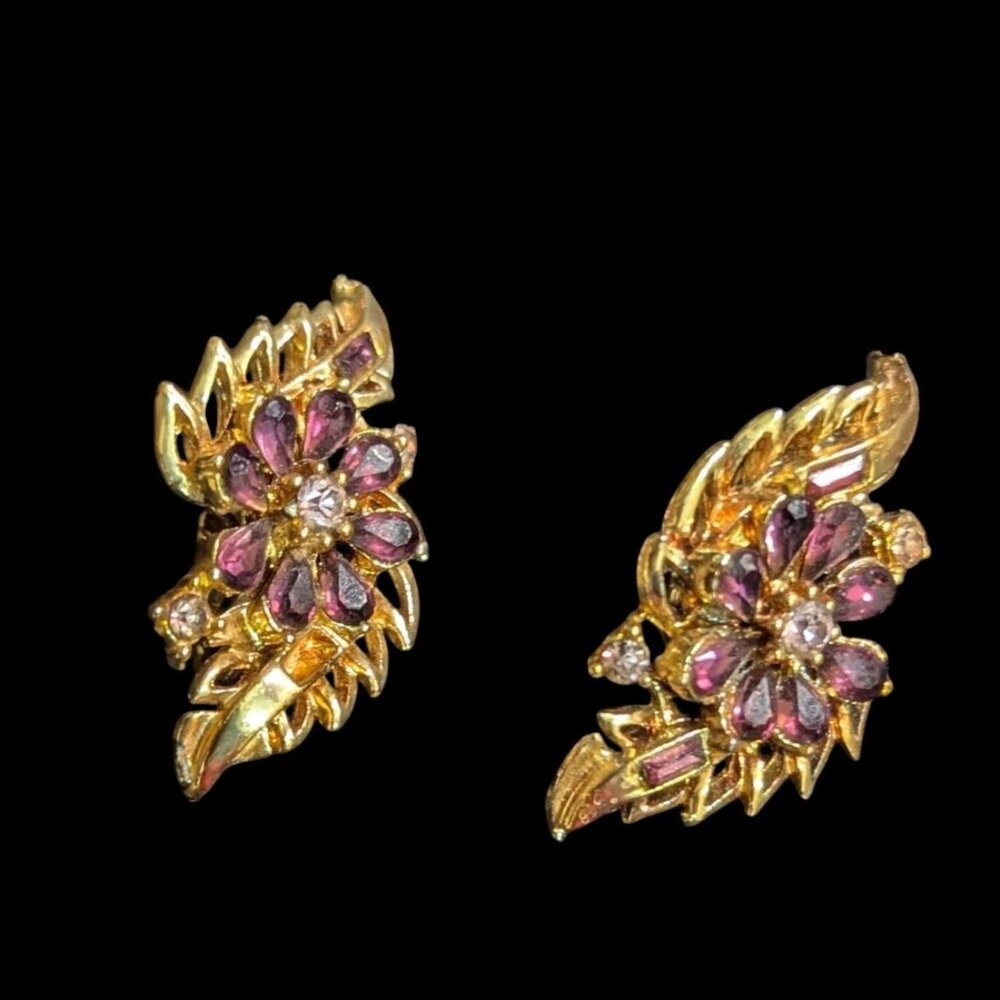 Vintage Coro Gold-Tone‎ Clip-On Earrings With Purple Rhinestones Floral Design